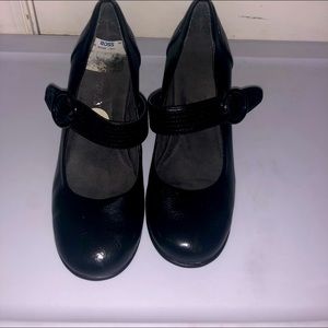 Black heeled shoes